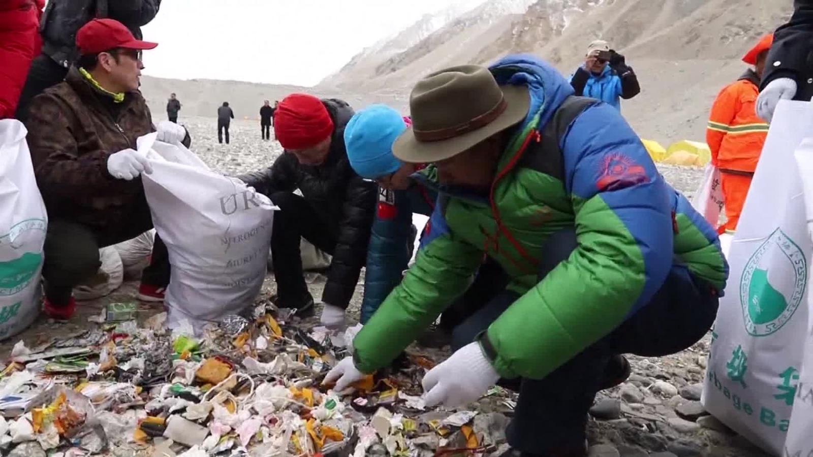 Trash on Mount Everest